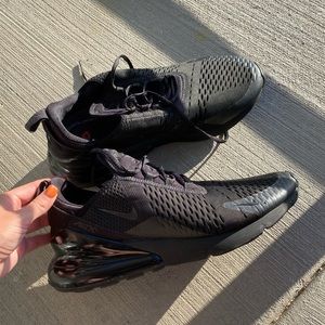 Nike Men’s Air Max 270 Shoes Size 11 black on black